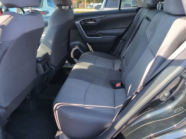 Used 2020 Toyota RAV4 XLE image 23