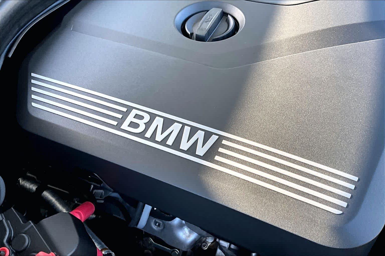 Used 2024 BMW 330i Sedan w/ Premium Package RWD image 32