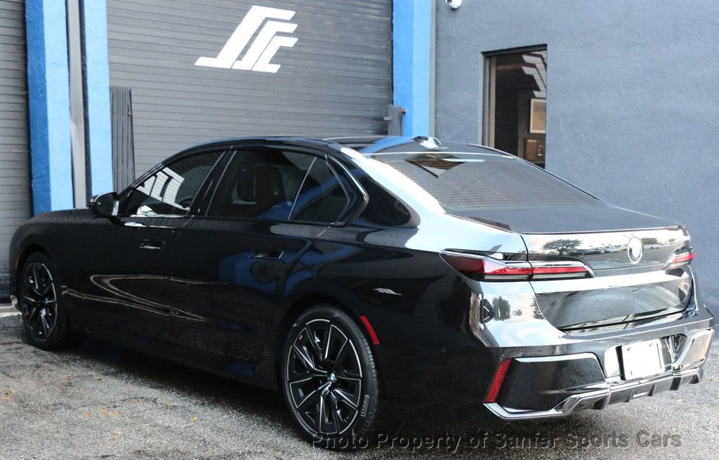 Used 2023 BMW 740i w/ Parking Assistance Package image 5