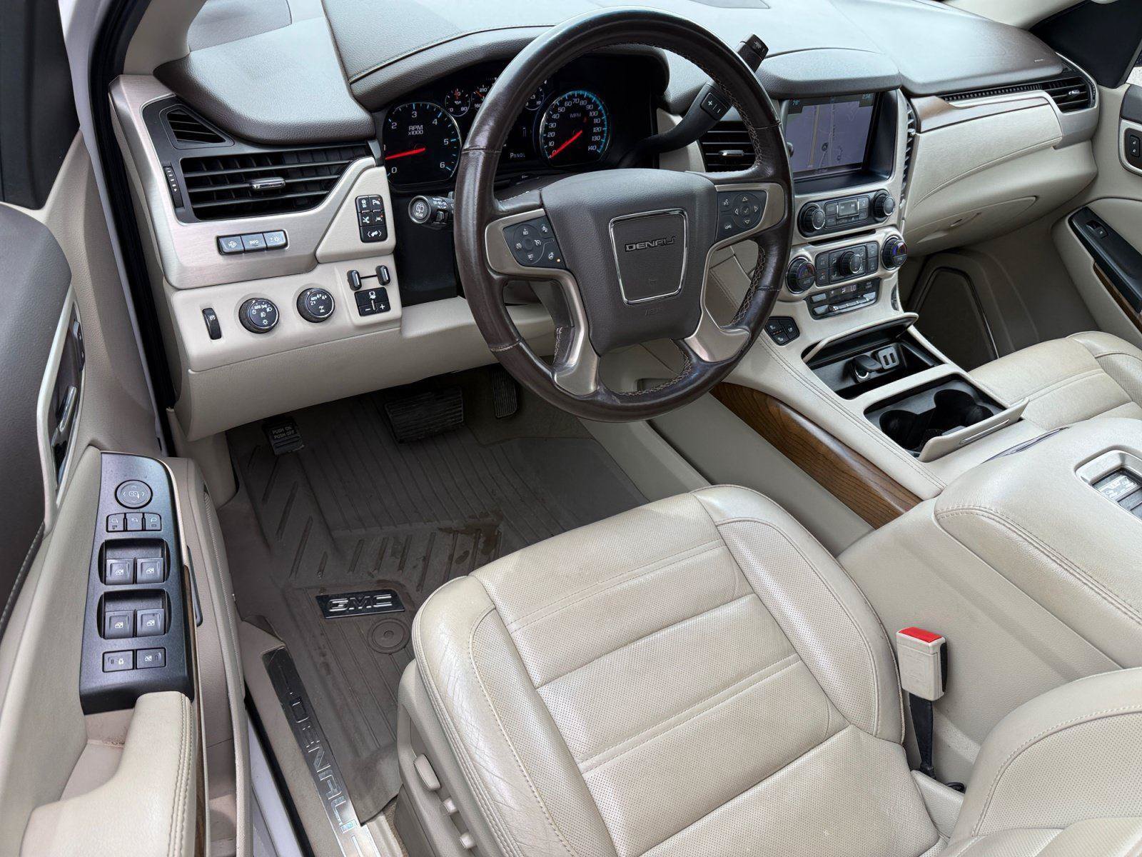 Used 2019 GMC Yukon XL Denali w/ Denali Ultimate Package AWD/4WD image 18