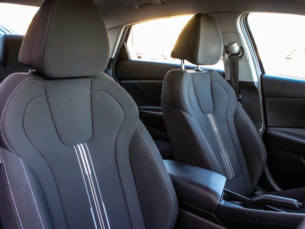 Used 2023 Hyundai Elantra SEL image 38