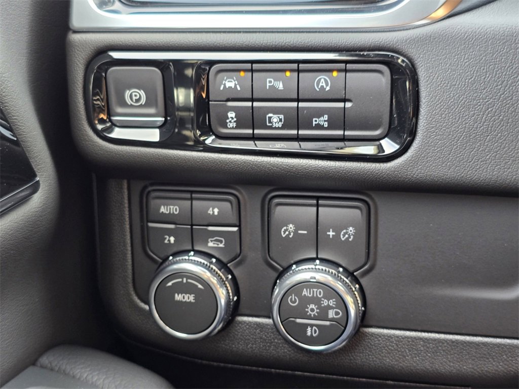 New 2026 GMC Yukon XL Denali image 17