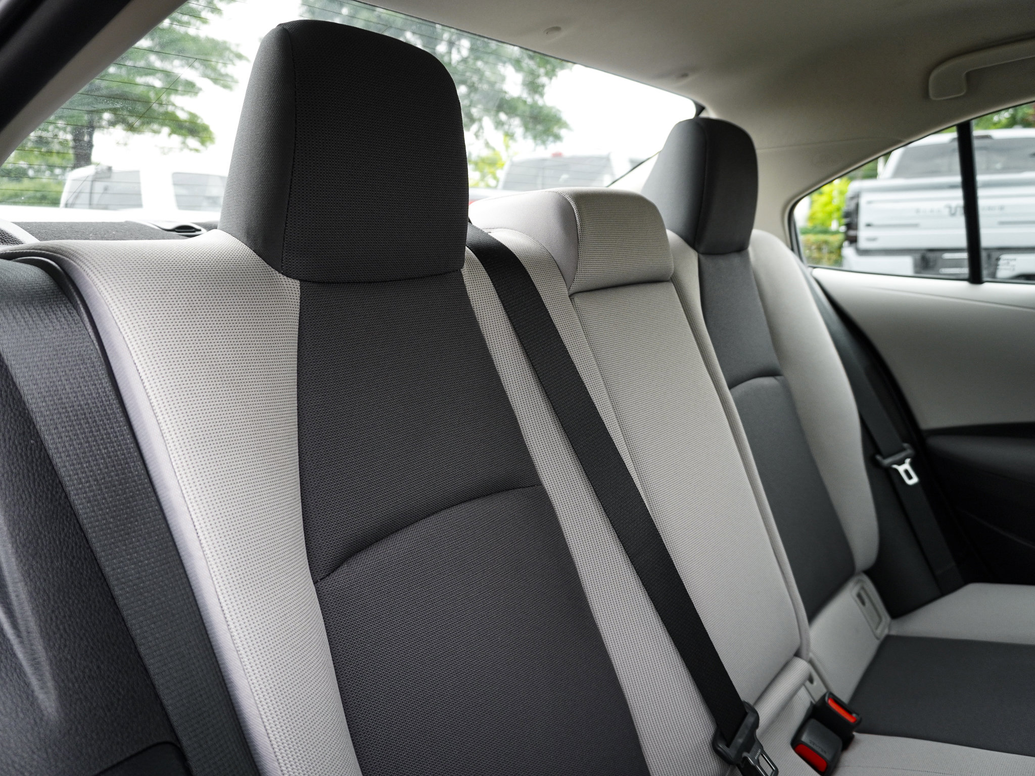 Used 2025 Toyota Corolla LE FWD image 33