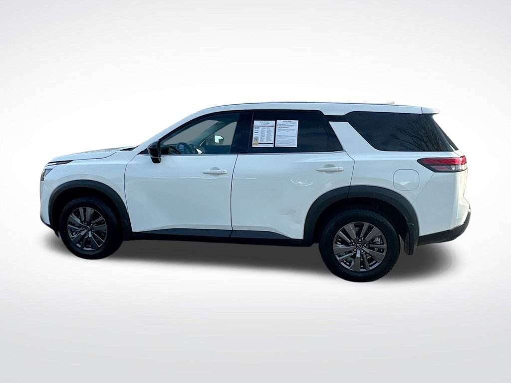 Used 2023 Nissan Pathfinder S image 4