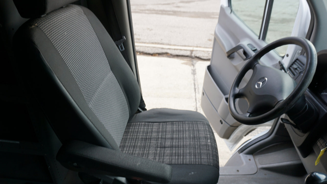 Used 2012 Mercedes-Benz Sprinter 2500 image 18