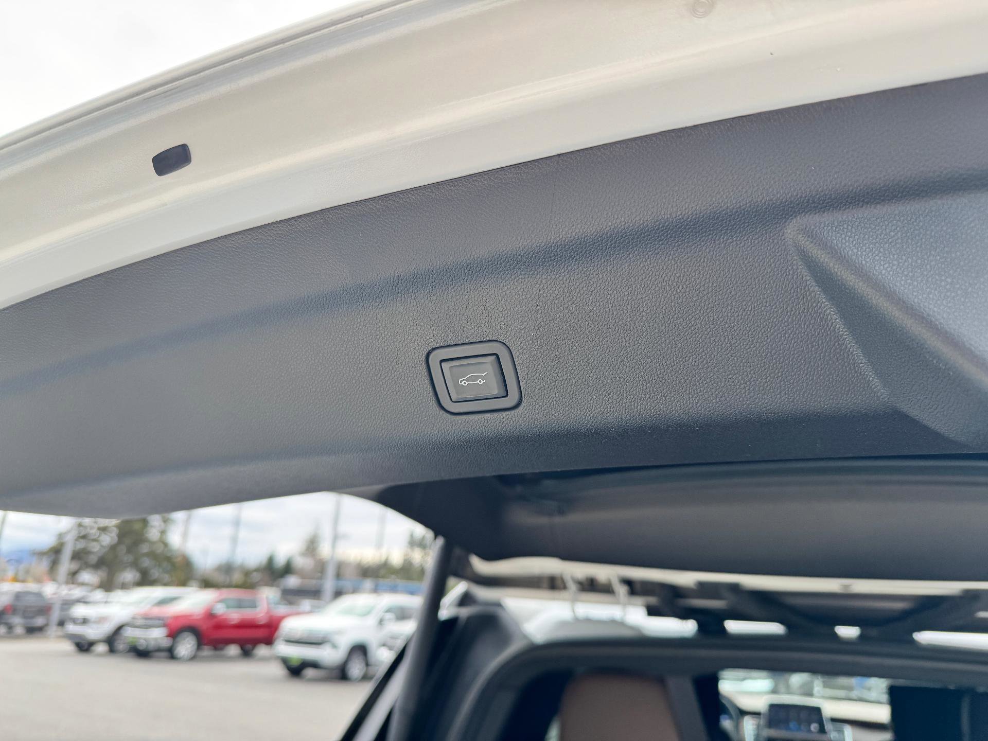 Used 2024 Chevrolet Tahoe High Country w/ Advanced Technology Package image 20