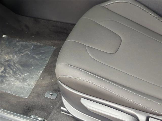 New 2025 Hyundai Elantra Sport image 4