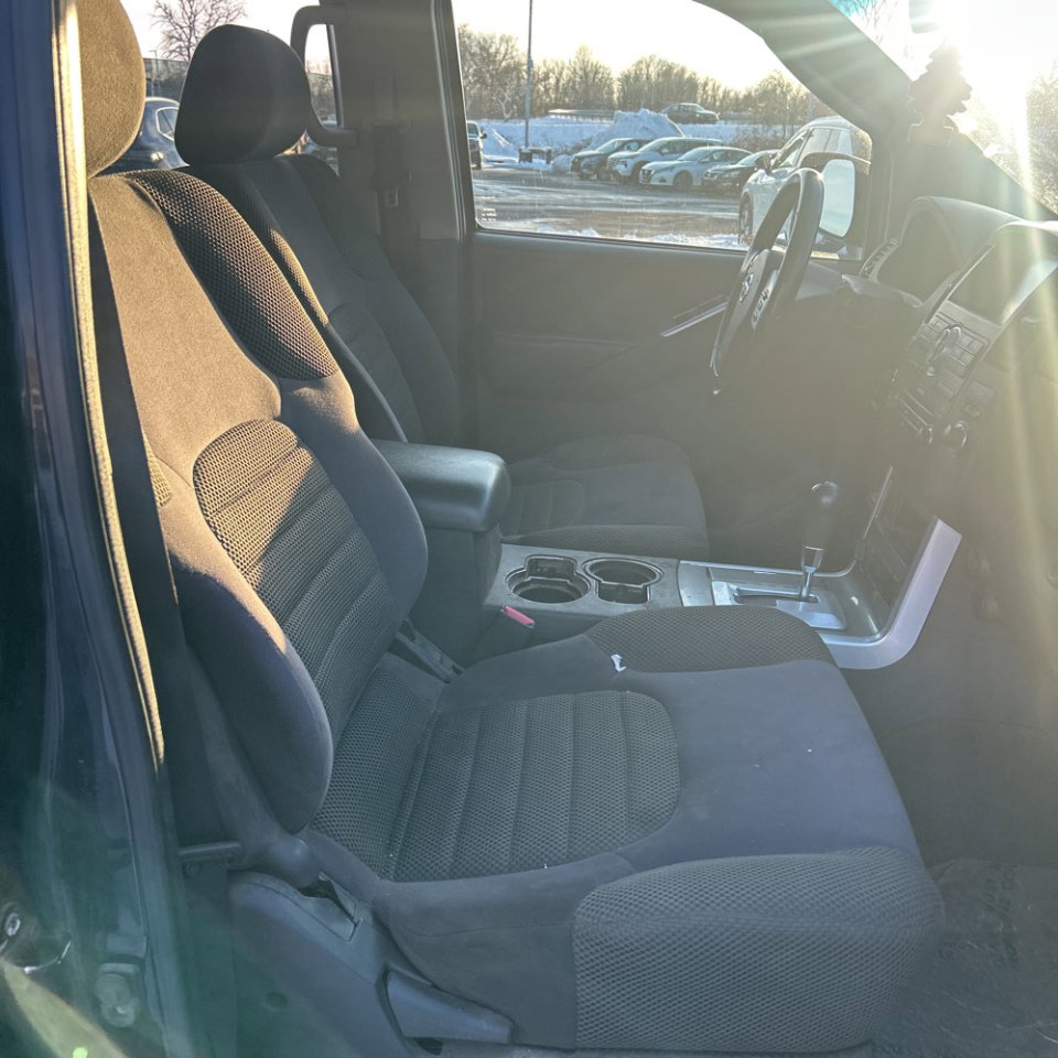 Used 2008 Nissan Pathfinder SE w/ Premium Pkg image 11