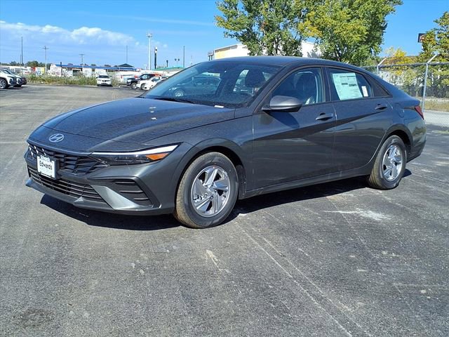 New 2025 Hyundai Elantra SE