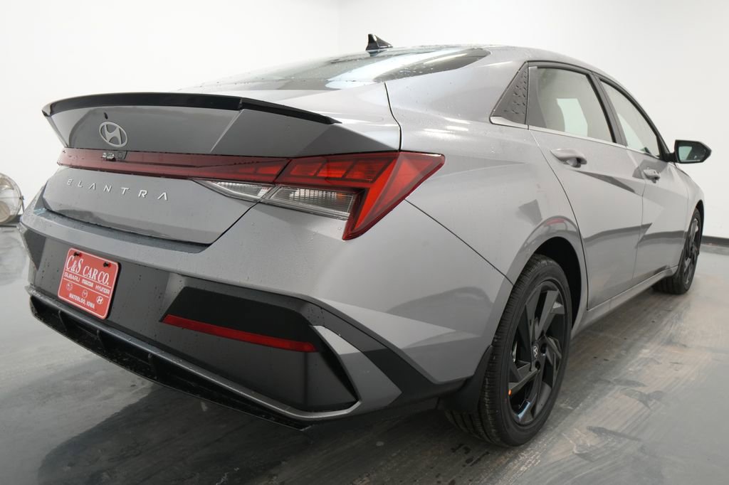 New 2026 Hyundai Elantra SEL Sport image 9