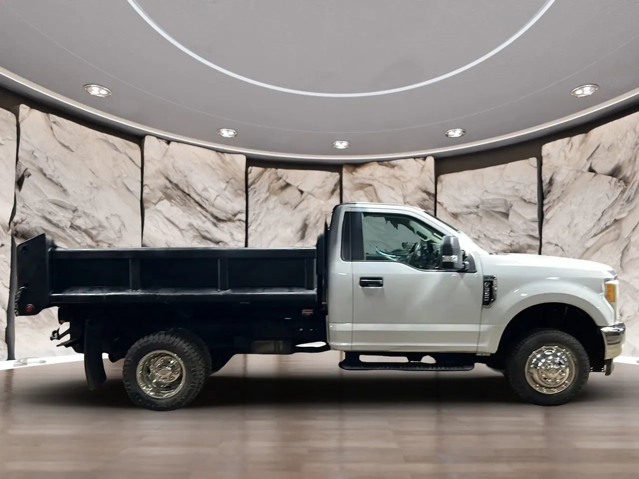 Used 2018 Ford F350 XL w/ Power Equipment Group AWD/4WD image 8