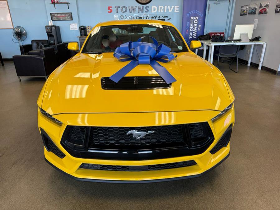 Used 2024 Ford Mustang GT RWD image 8