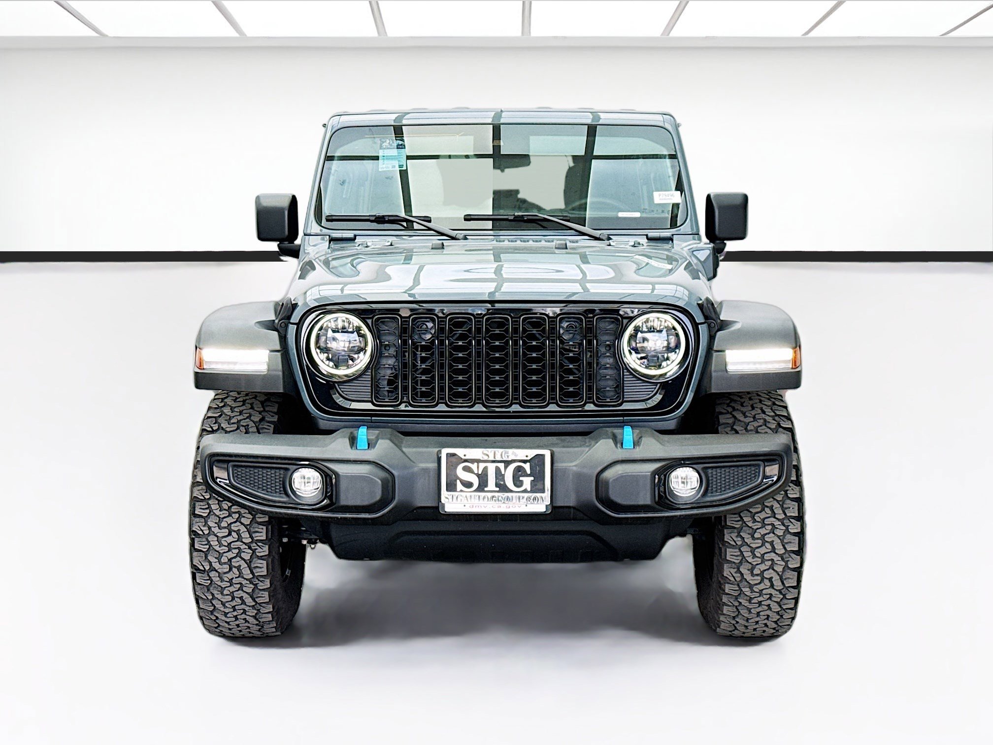 Used 2024 Jeep Wrangler Unlimited AWD/4WD image 2