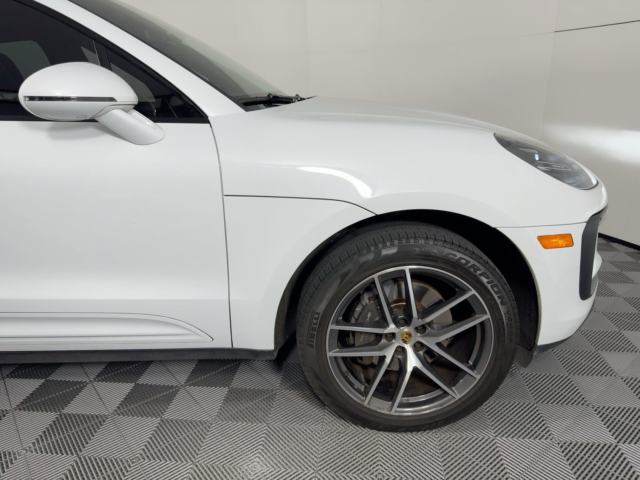 Certified 2022 Porsche Macan AWD/4WD image 12
