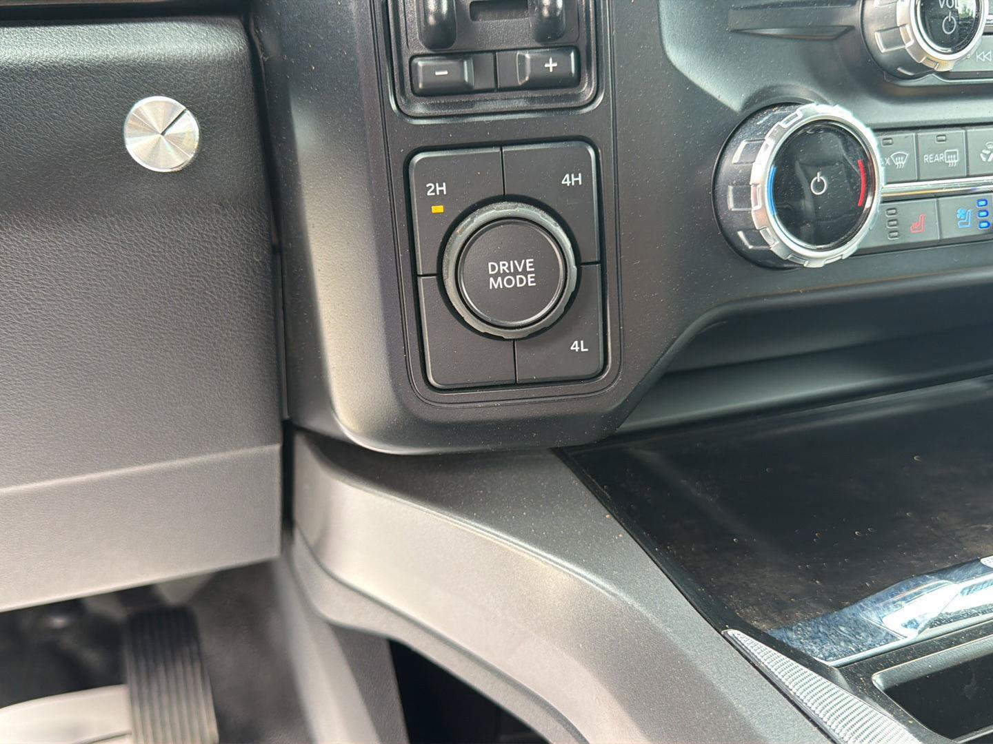 Used 2023 Ford F550 4x4 SuperCab Super Duty image 21
