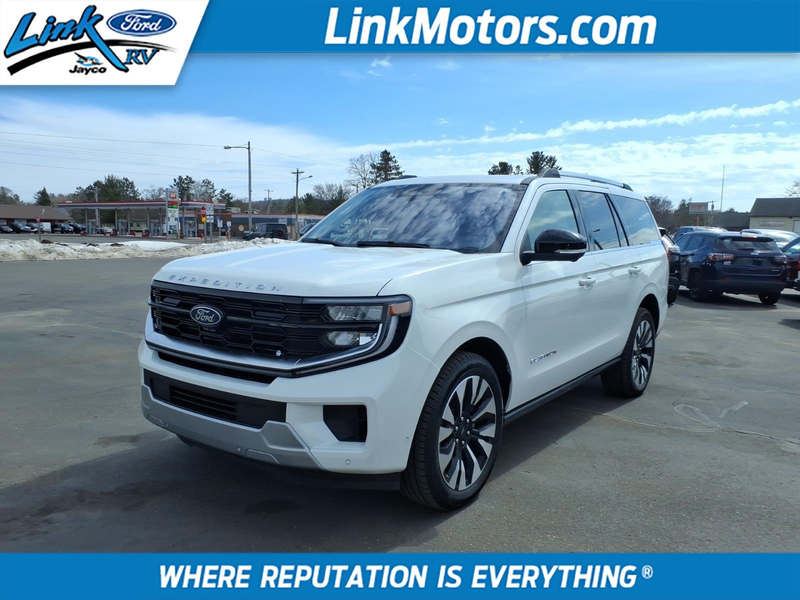 Used 2025 Ford Expedition Platinum w/ Driver's Package AWD/4WD image 1