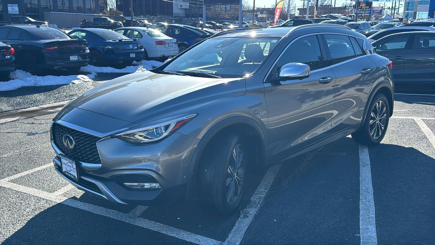 Used 2018 INFINITI QX30 Premium w/ Technology Package image 7