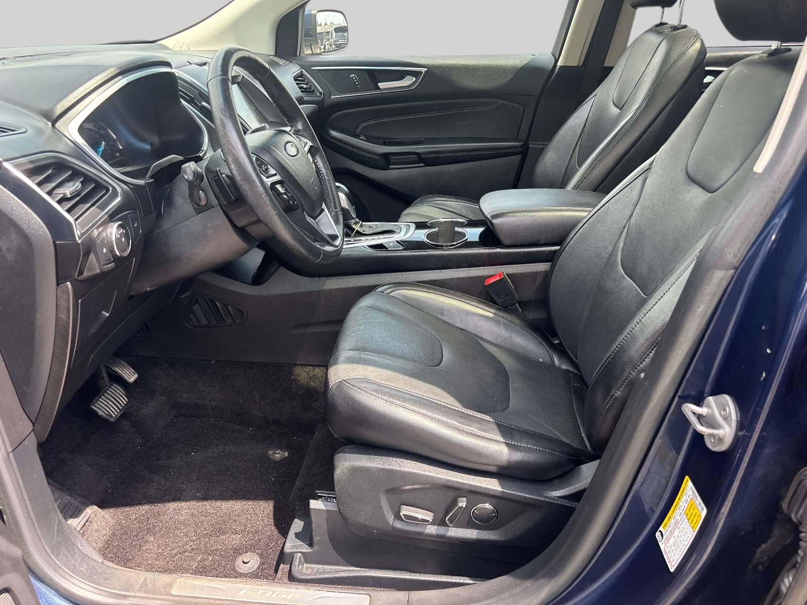 Used 2017 Ford Edge Titanium w/ Equipment Group 301A AWD/4WD image 7