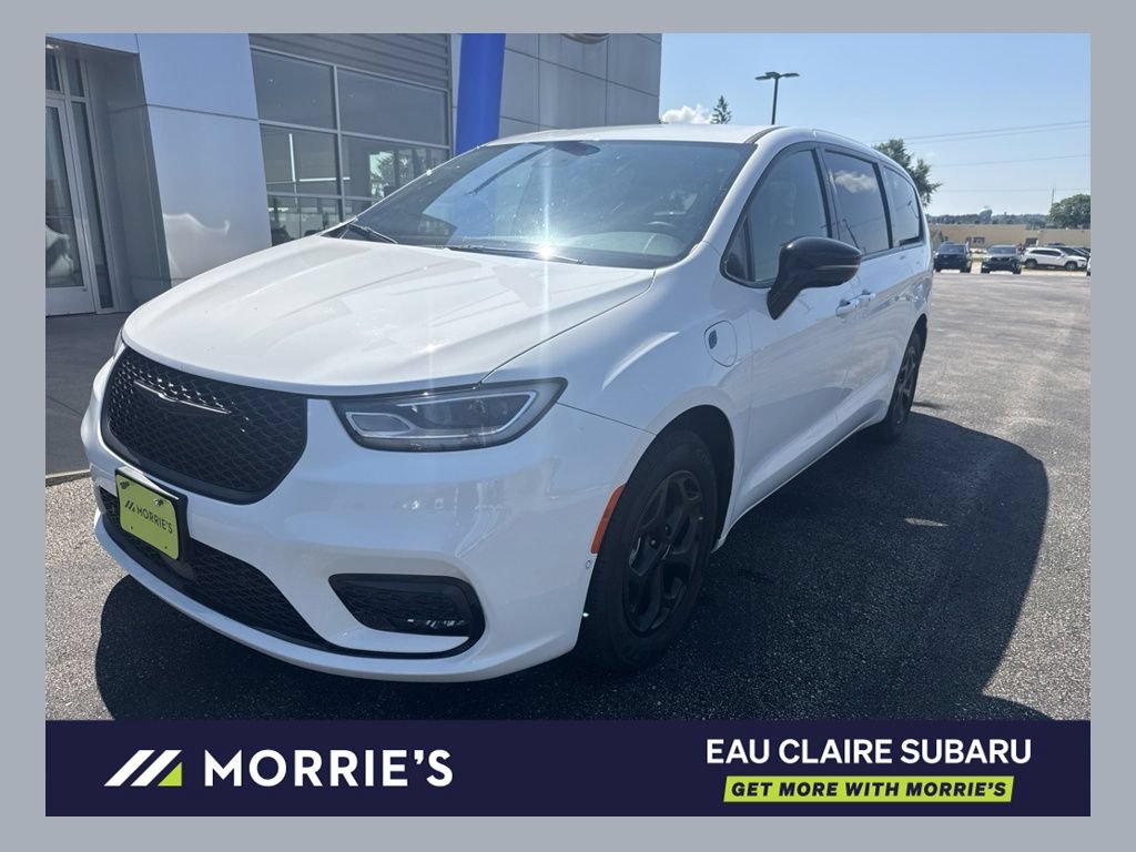 Used 2024 Chrysler Pacifica Limited