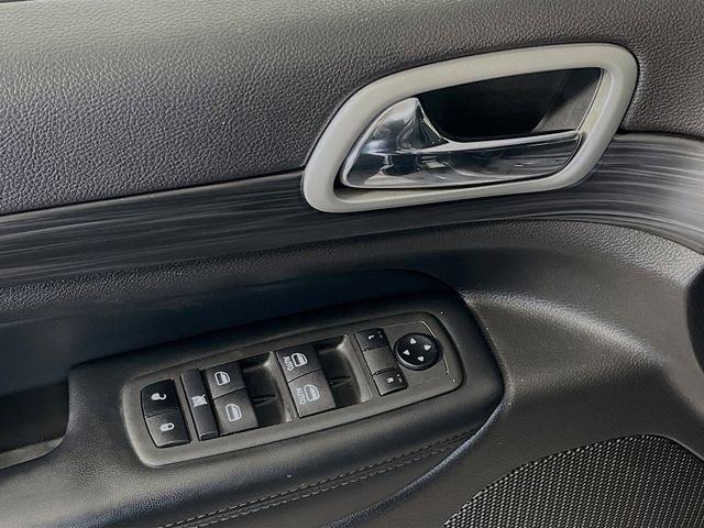 Used 2021 Jeep Grand Cherokee Laredo X image 11