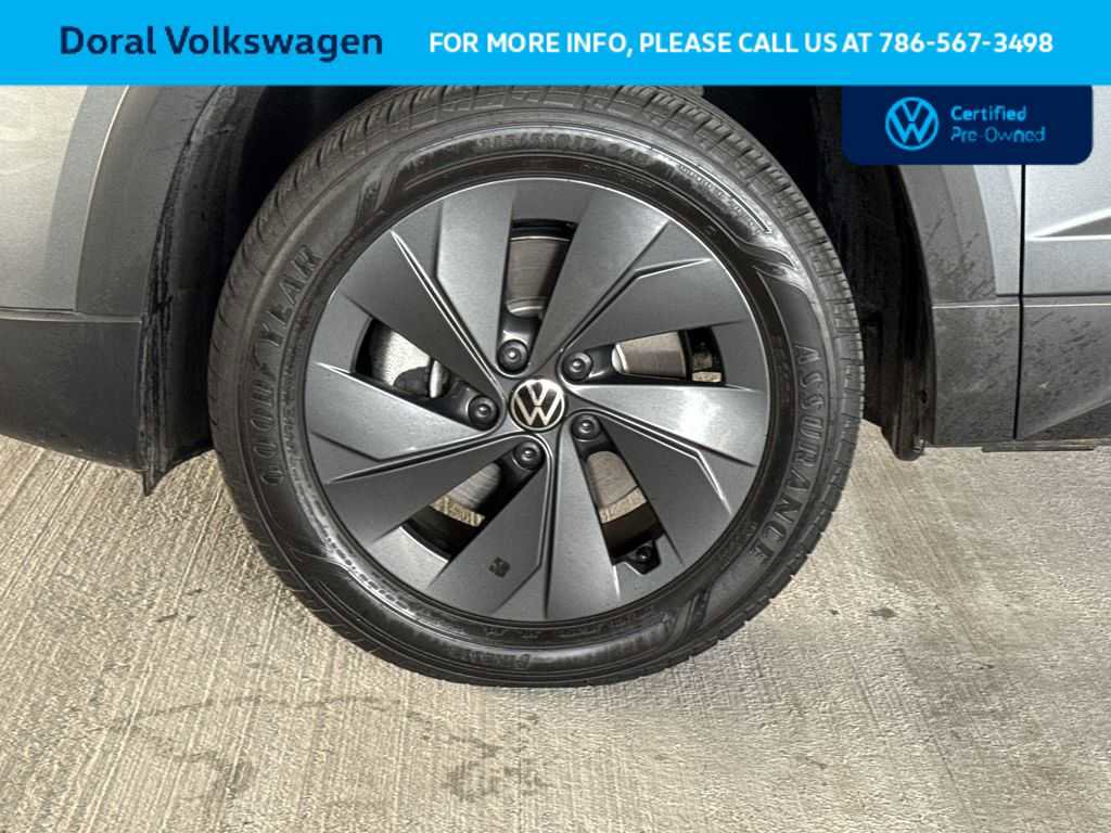 Used 2025 Volkswagen Taos S FWD image 11