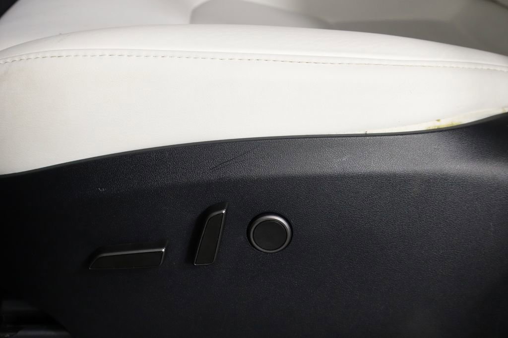 Used 2024 Tesla Model Y Long Range RWD image 19