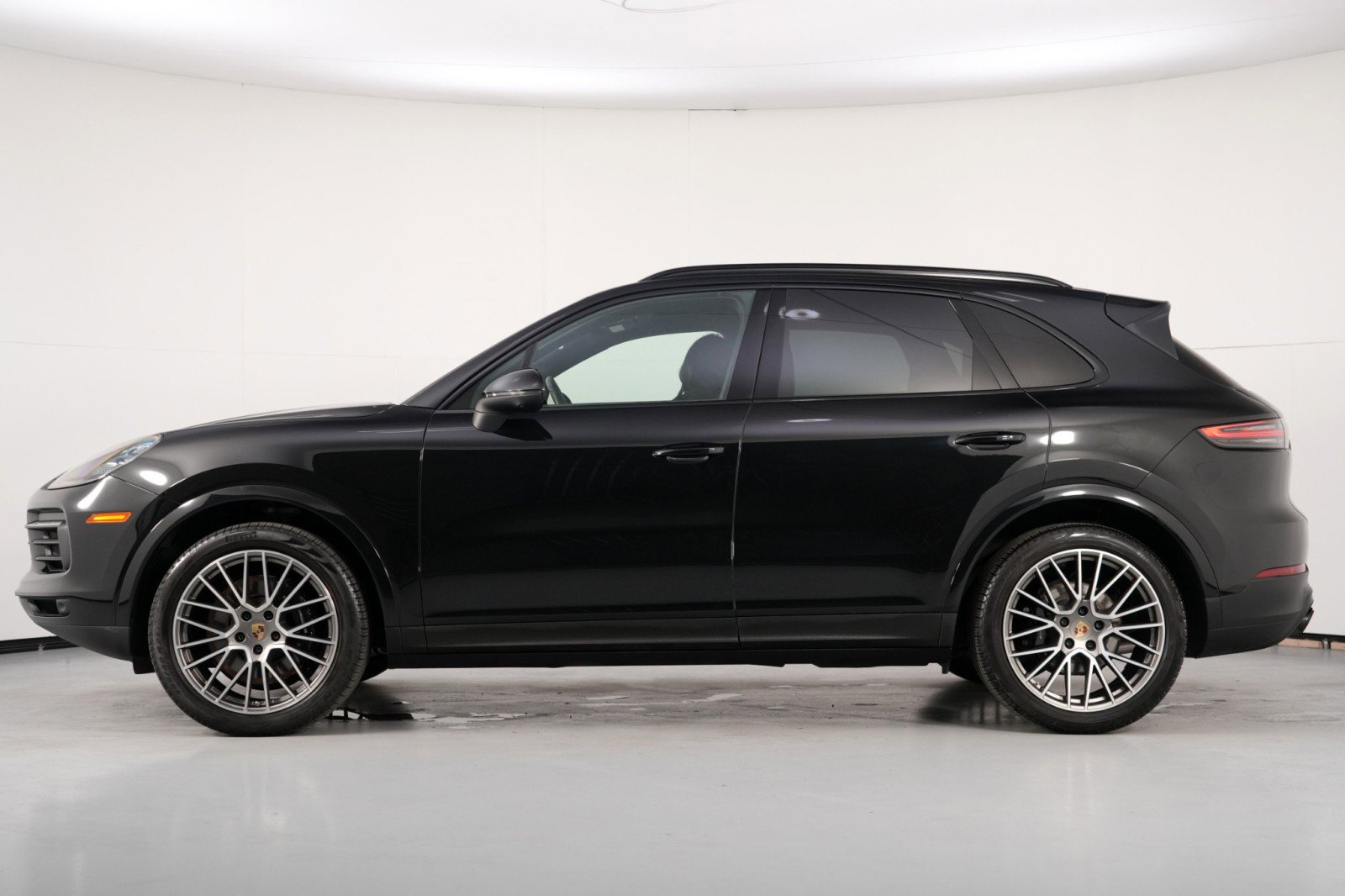 Used 2023 Porsche Cayenne S Platinum image 9