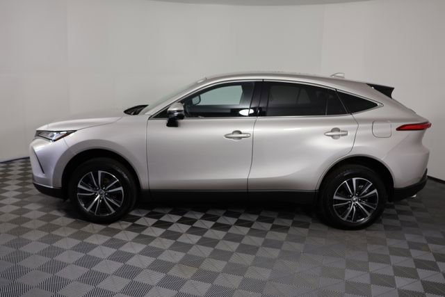 Used 2024 Toyota Venza LE image 4