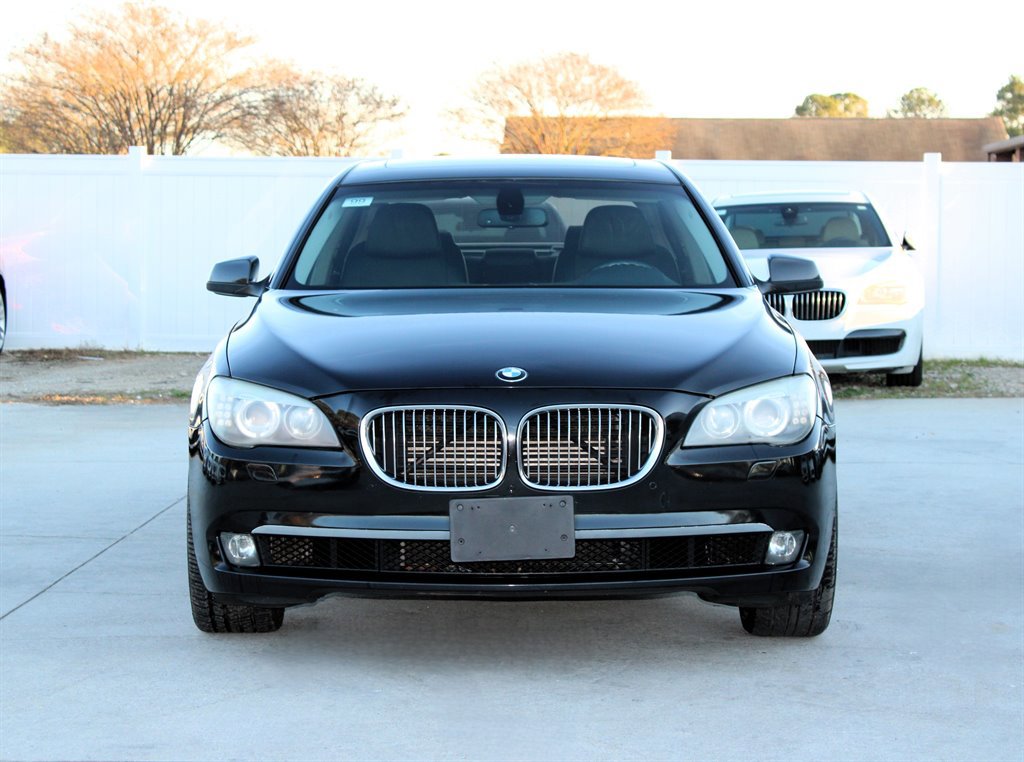 Used 2012 BMW 750Li image 2