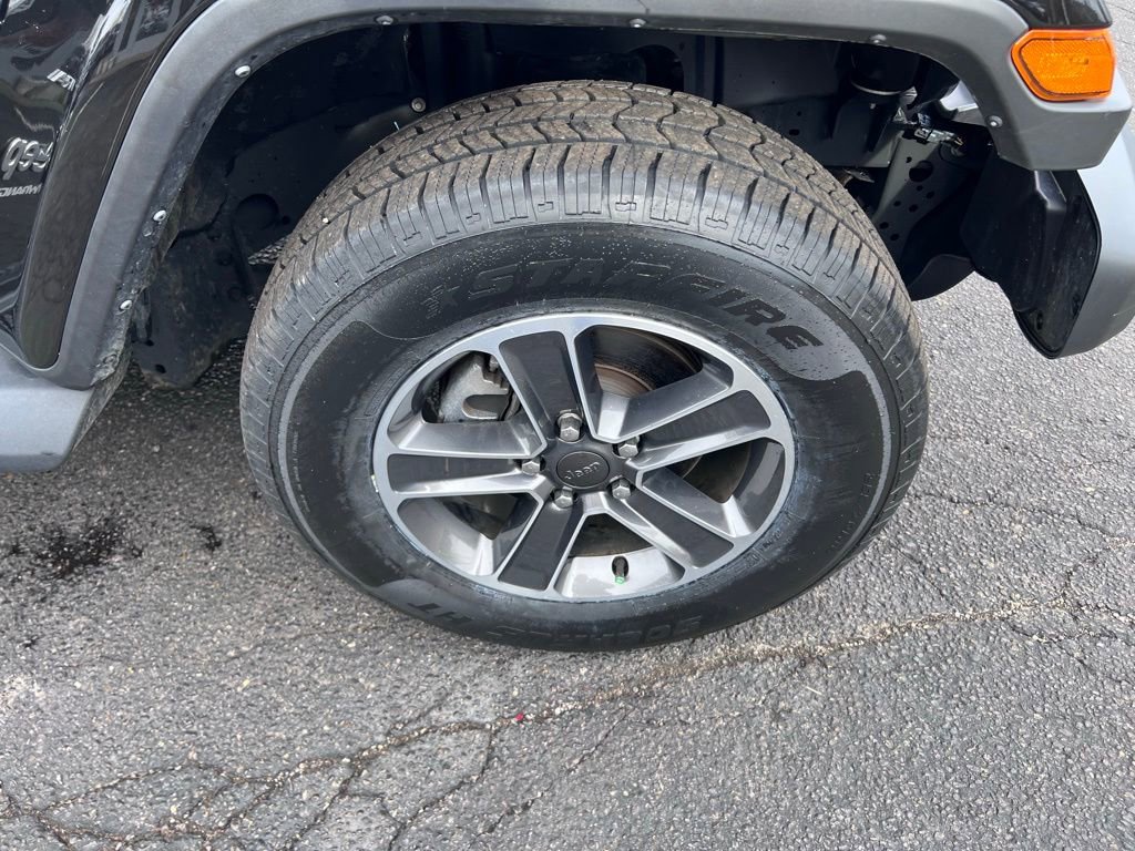 Used 2023 Jeep Wrangler Sahara w/ Cold Weather Group image 21