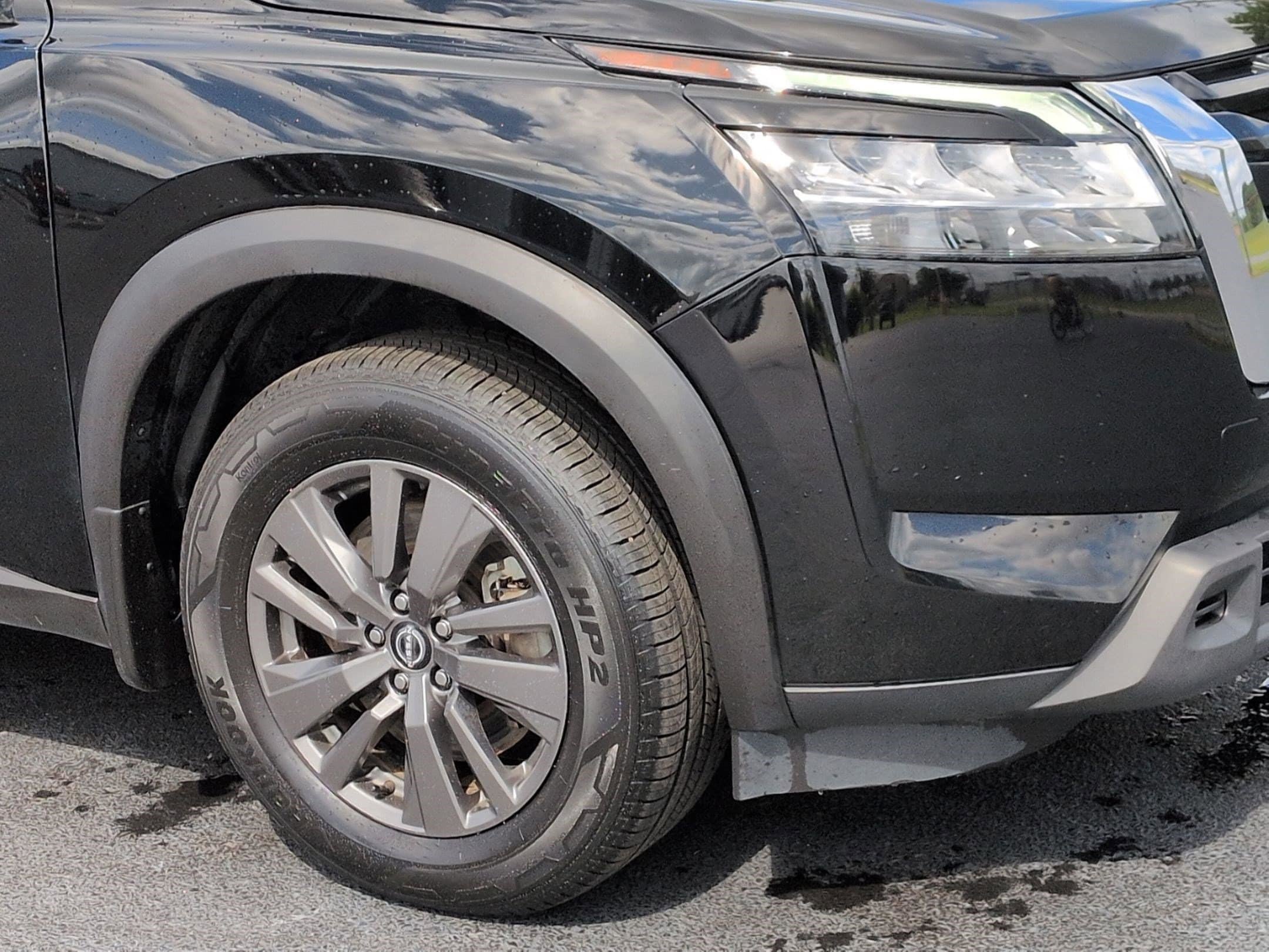 Used 2022 Nissan Pathfinder SV FWD image 9