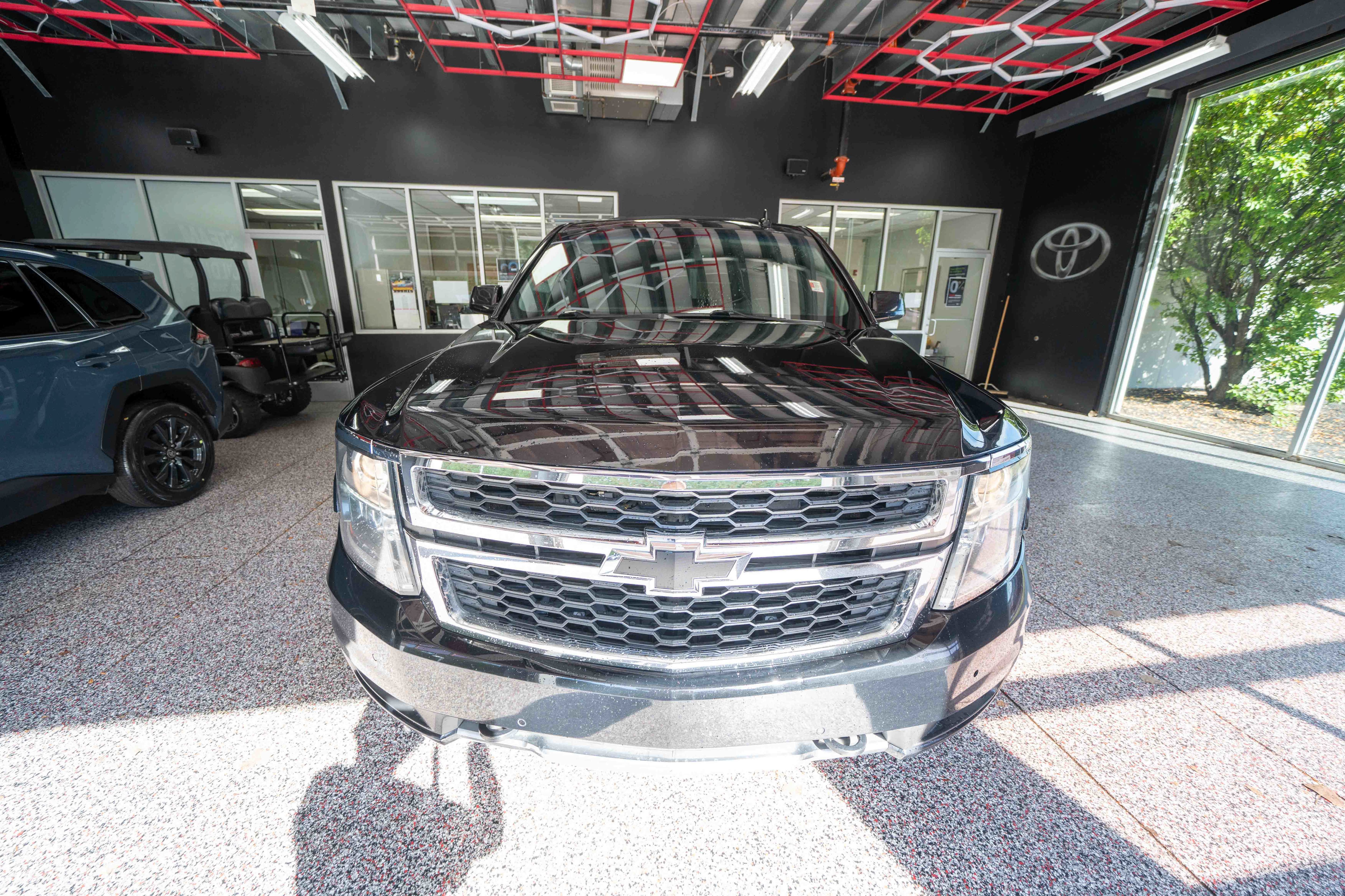 Used 2018 Chevrolet Tahoe LT w/ Z71 Midnight Edition AWD/4WD image 6