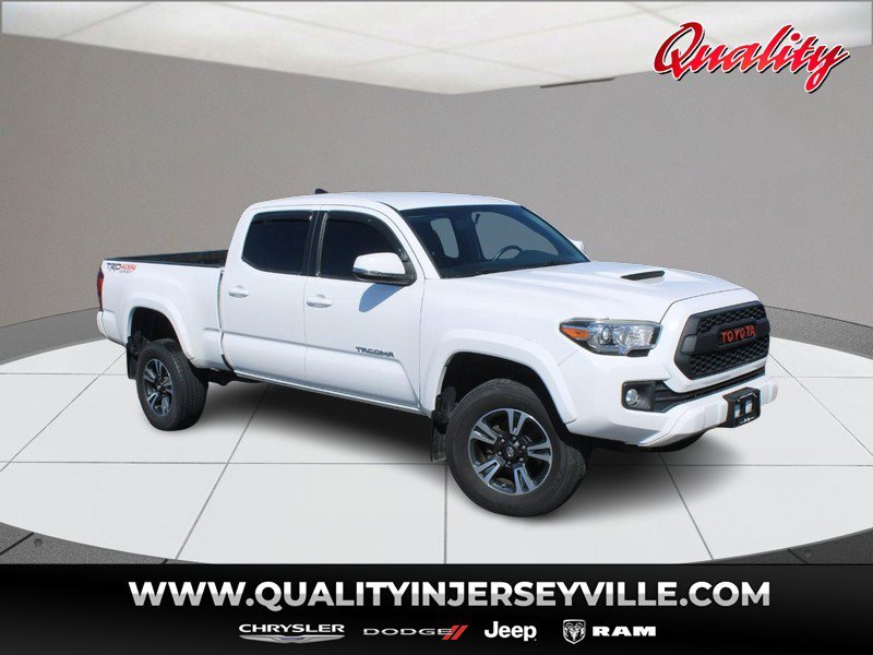 Used 2017 Toyota Tacoma TRD Sport w/ Tow Package image 1