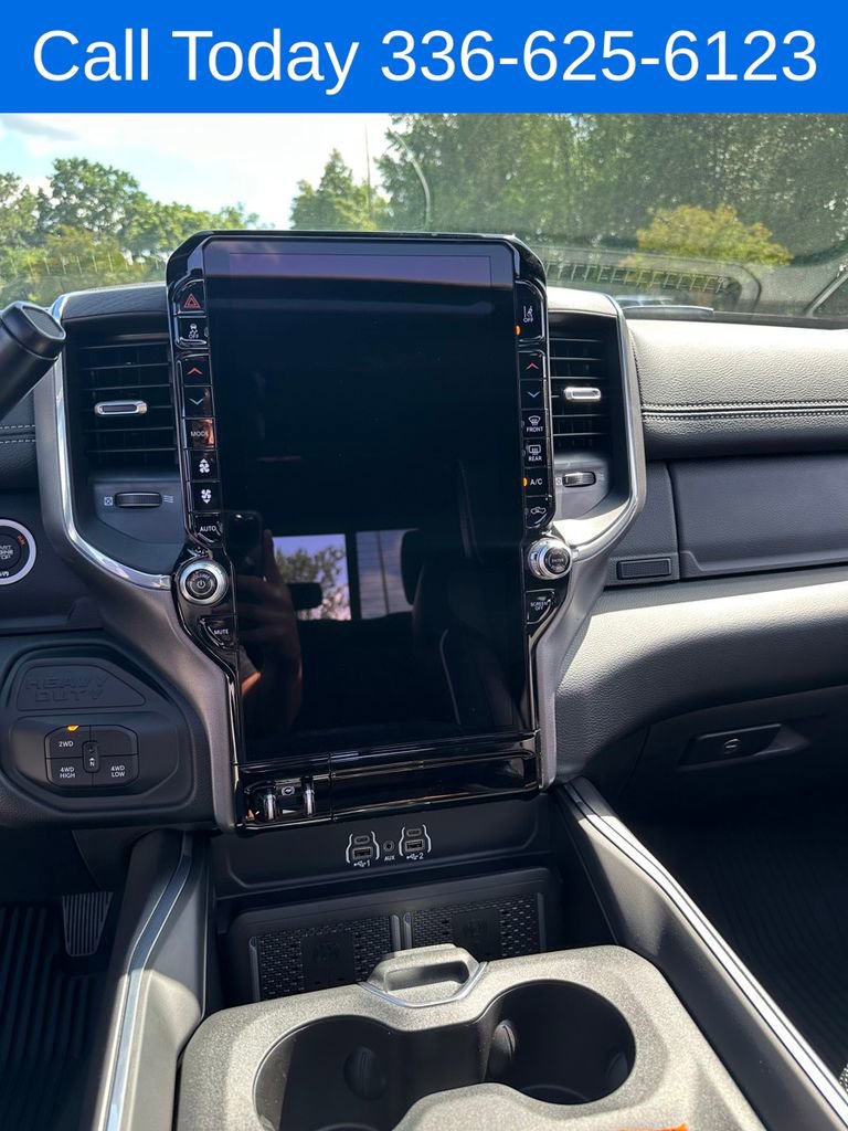New 2025 RAM 2500 Laramie AWD/4WD image 18
