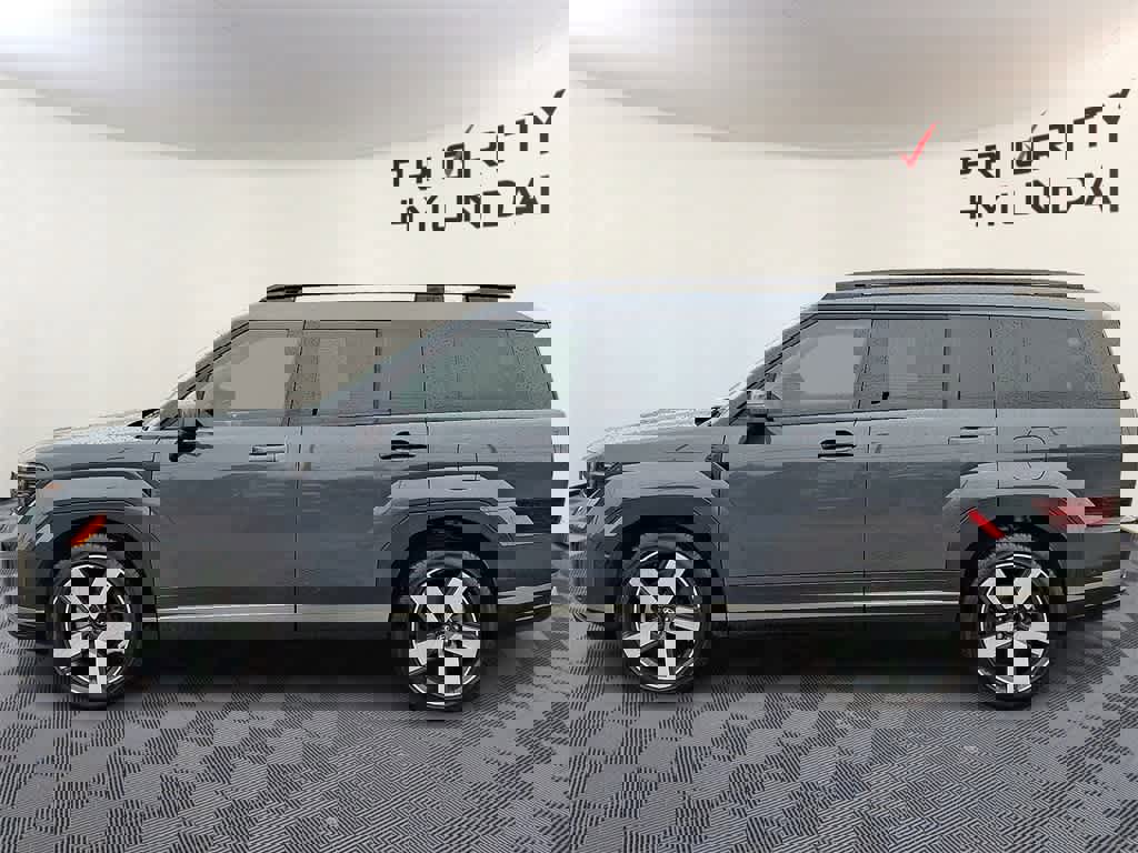 Used 2025 Hyundai Santa Fe Limited image 7