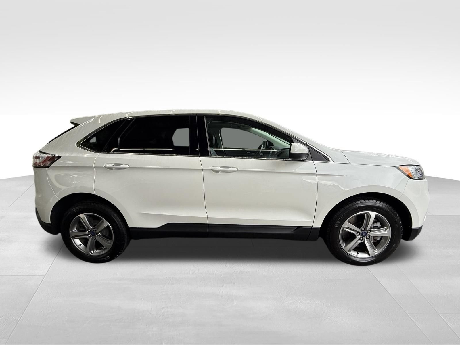 Used 2022 Ford Edge SEL w/ Convenience Package AWD/4WD image 4