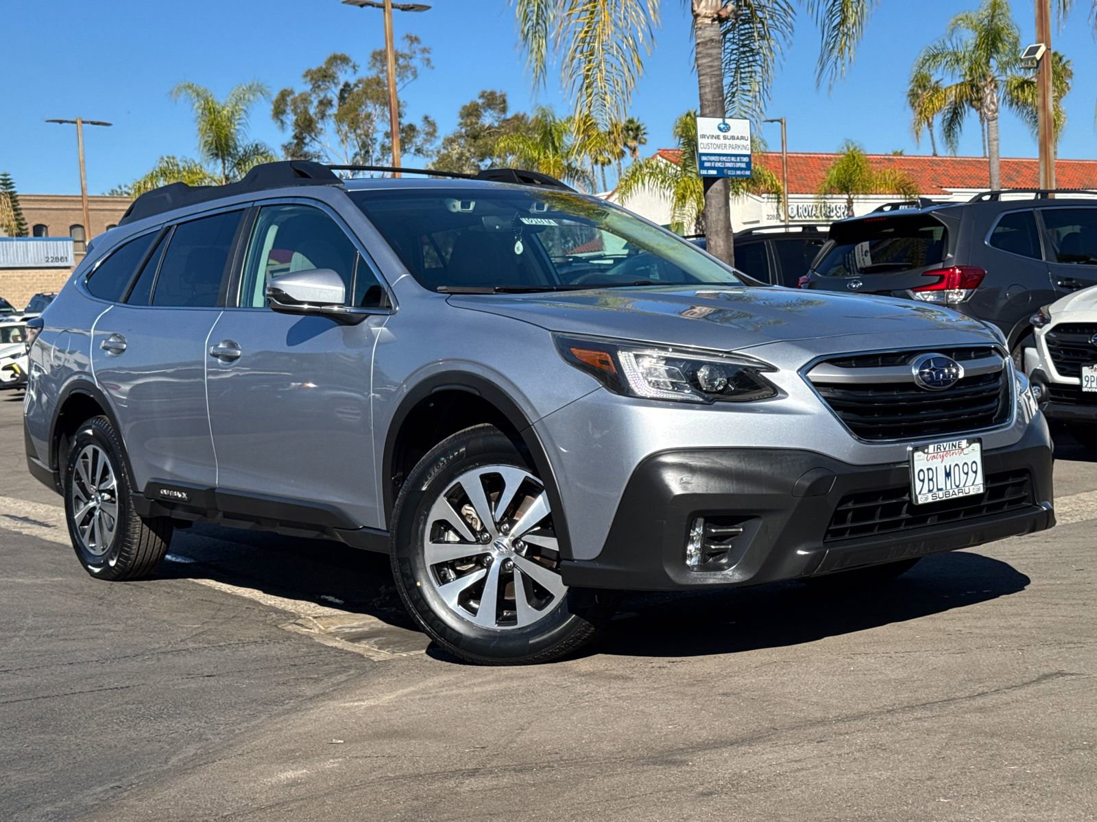Certified 2022 Subaru Outback Premium image 2