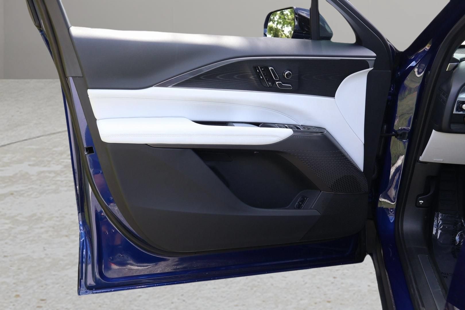 New 2026 Cadillac Lyriq Sport RWD image 9