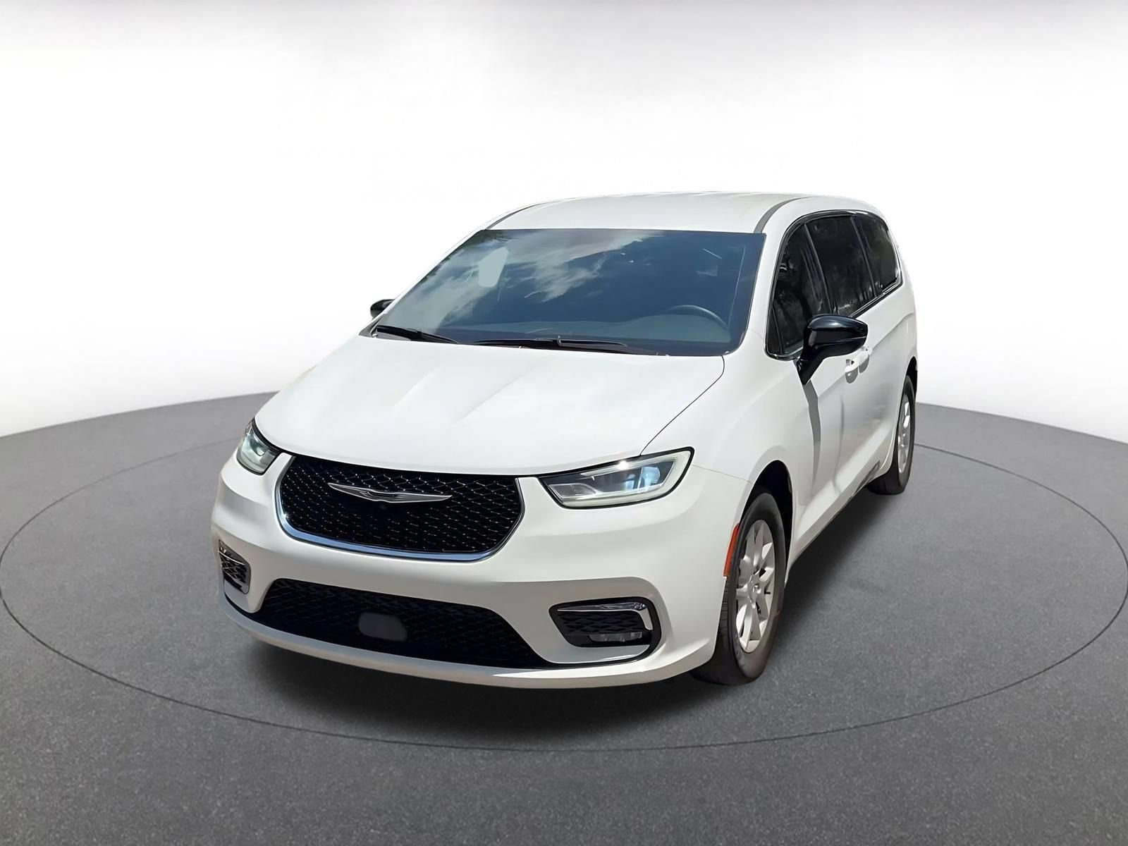 Used 2025 Chrysler Pacifica Select FWD image 6