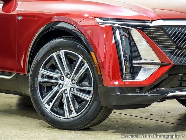 New 2026 Cadillac Lyriq Luxury w/ LPO, Floor Liner Package AWD/4WD image 3