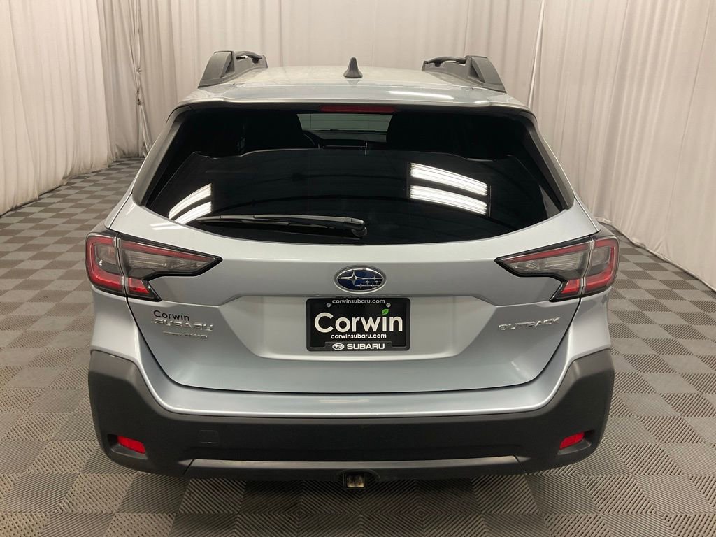 Used 2023 Subaru Outback Premium image 5
