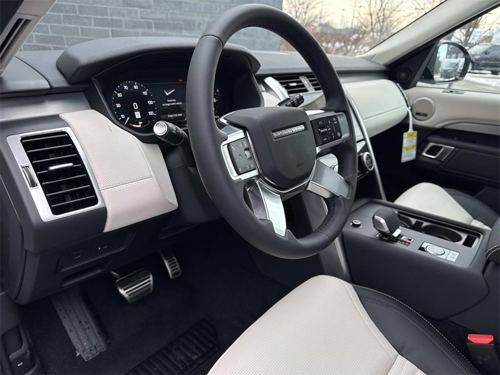 New 2026 Land Rover Discovery Limited Edition image 20