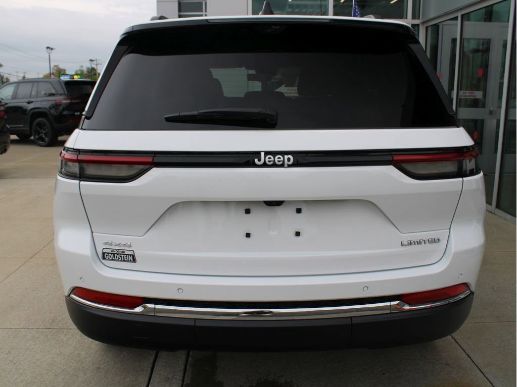 New 2025 Jeep Grand Cherokee Limited w/ Luxury Tech Group II image 8