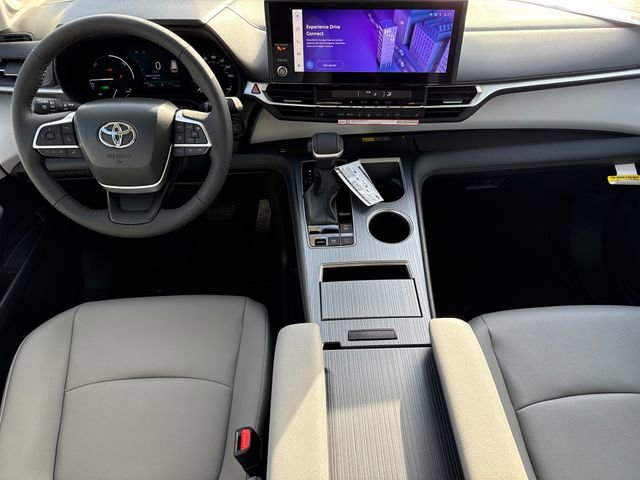 New 2026 Toyota Sienna XLE FWD image 12