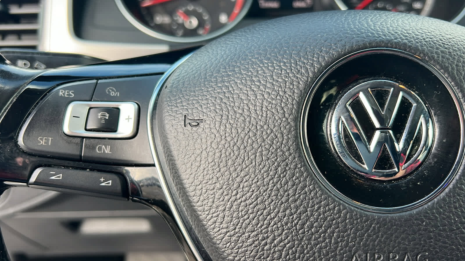 Used 2018 Volkswagen Atlas SEL image 19