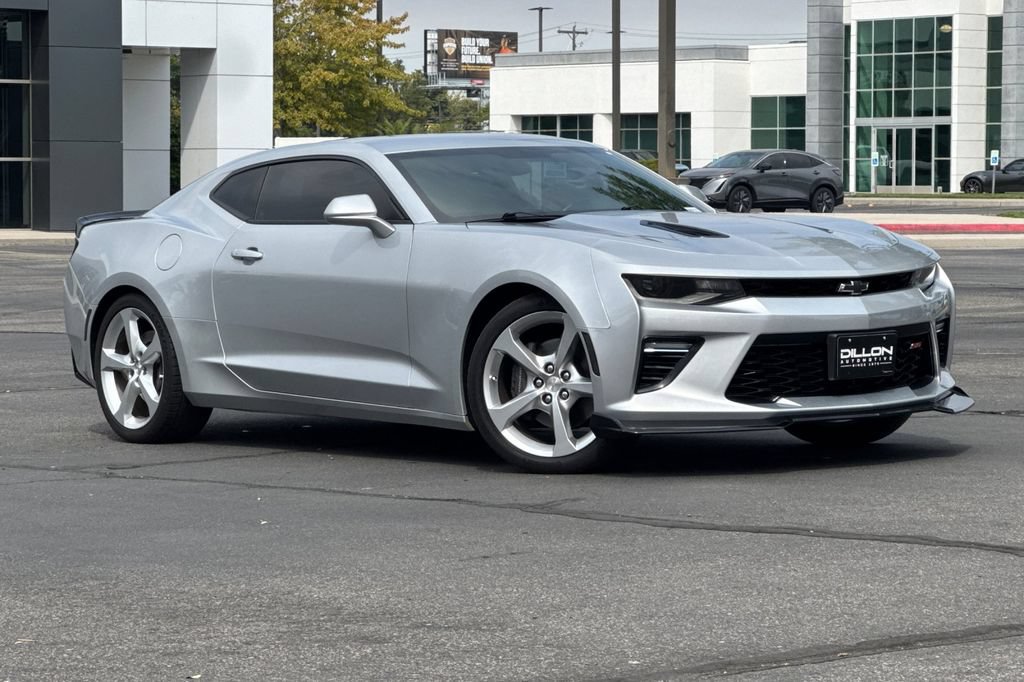 Used 2018 Chevrolet Camaro SS RWD image 2