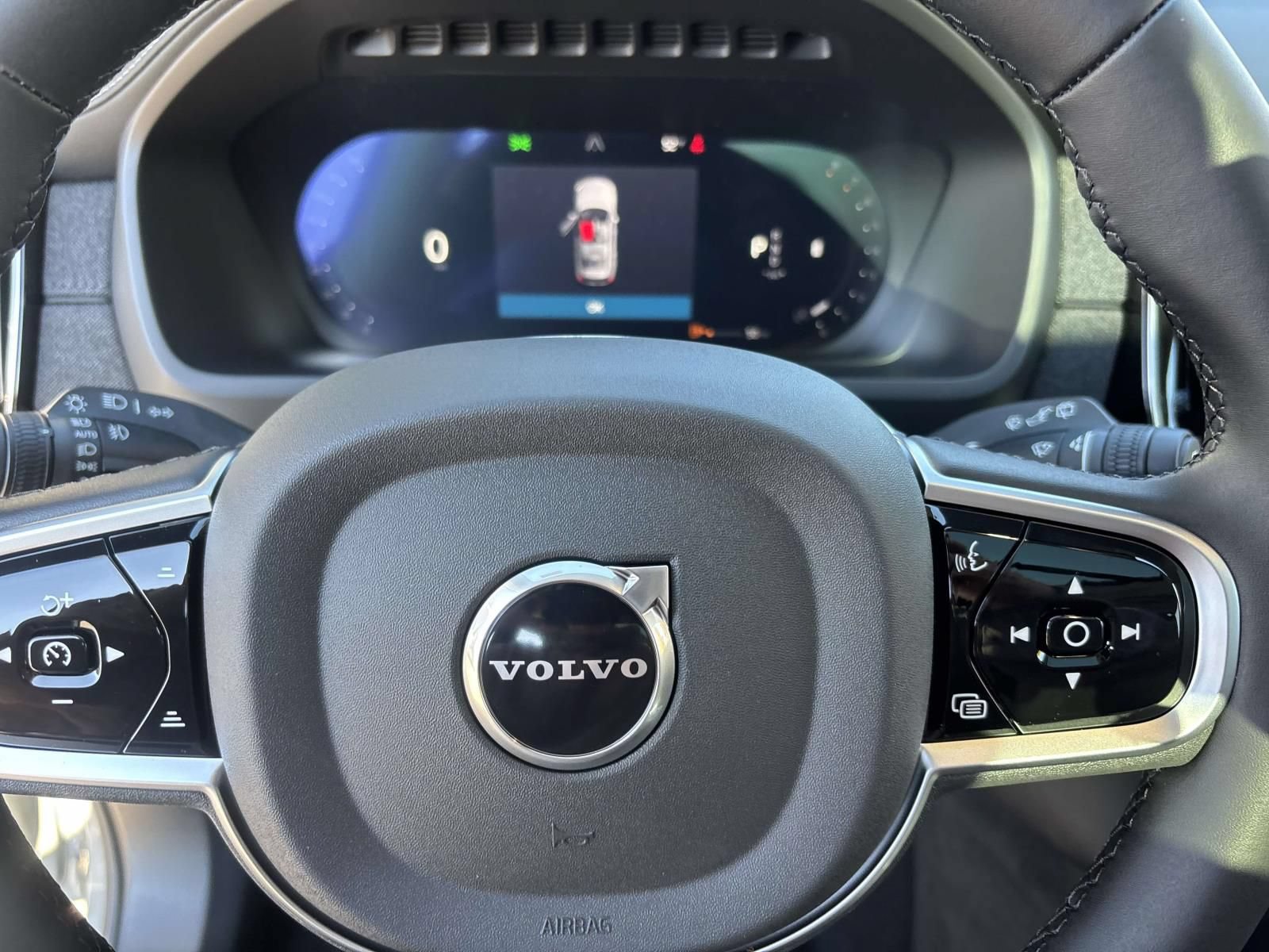 New 2026 Volvo XC90 B6 Ultra w/ Protection Package AWD/4WD image 17