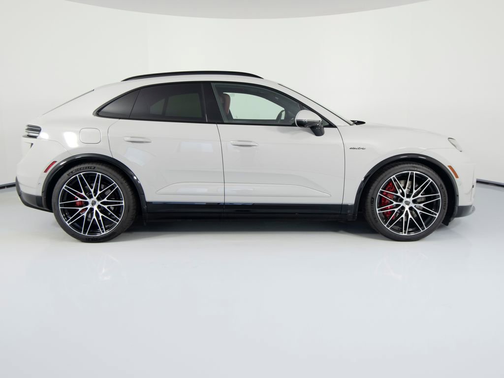 New 2026 Porsche Macan Turbo Electric image 9