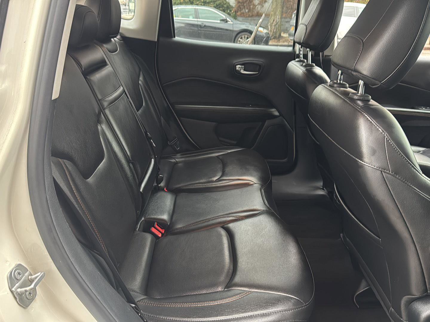 Used 2018 Jeep Compass Limited image 29