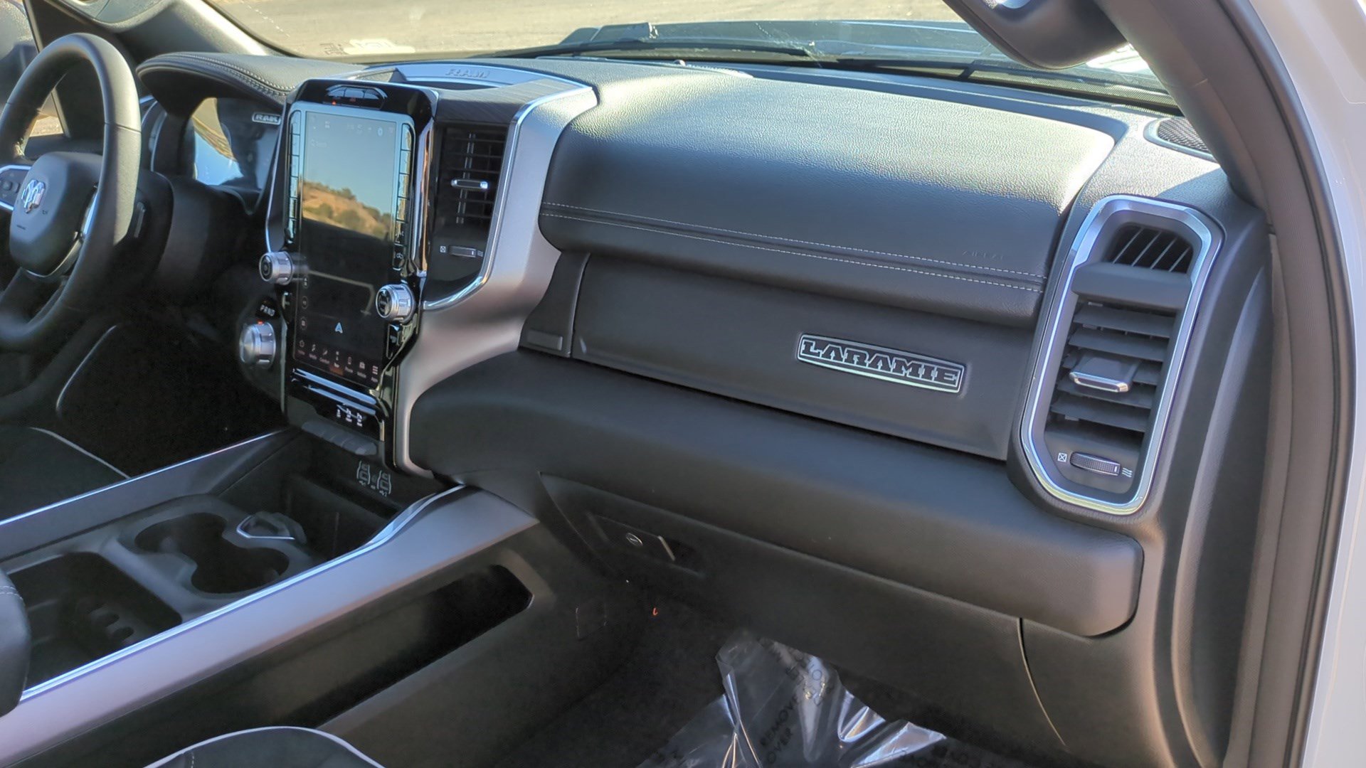 Used 2025 RAM 1500 Laramie w/ Sport Appearance Package image 32
